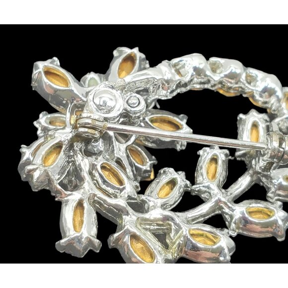 VTG Brooch Marquise Crystal Flower Pin Floral Prongs Silver Foiled Clear Sparkle - Picture 9 of 16